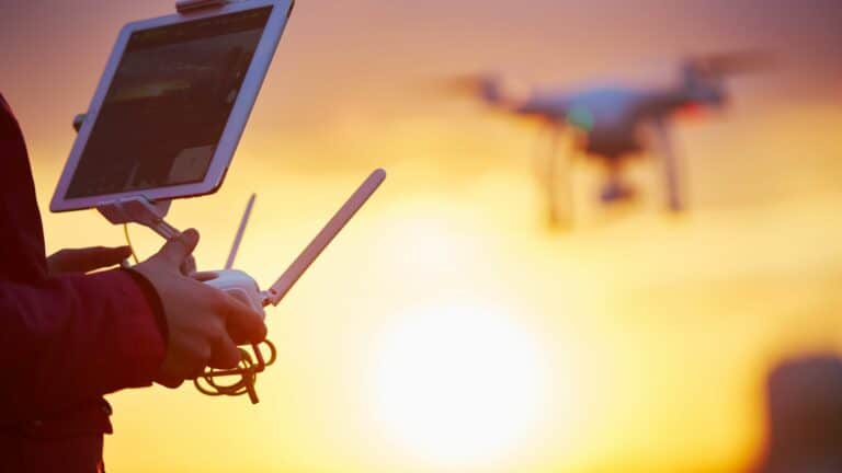 Comment bien apprendre à piloter un drone ?