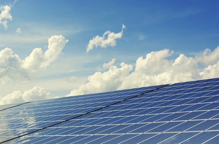 Transformez votre consommation d’énergie avec des panneaux solaires : découvrez comment