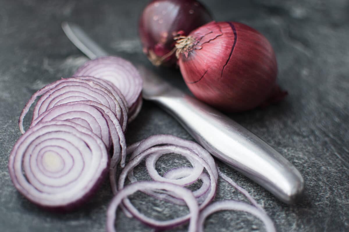 cutting onion 2022 11 04 21 51 49 utc